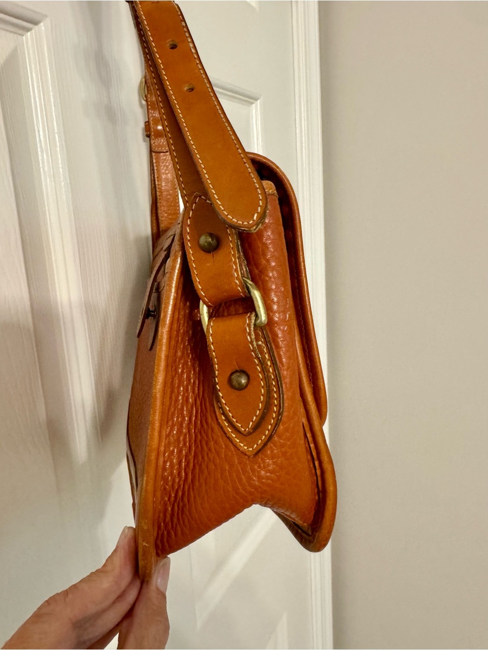 Vintage Dooney & Bourke Brown Leather Pebbled Crossbody Buckle Closure Purse Bag - Picture 3 of 14